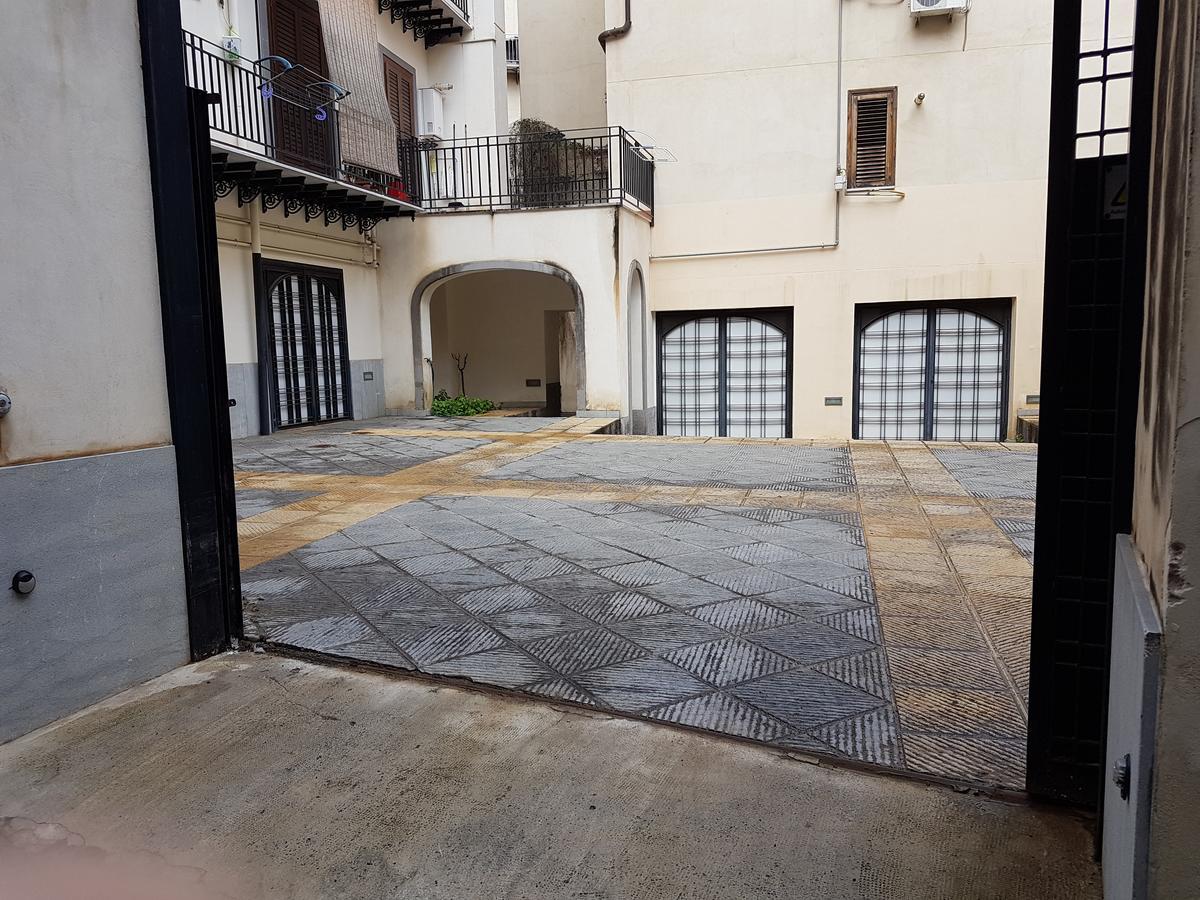 Bed & Parking Lägenhet Palermo Exteriör bild